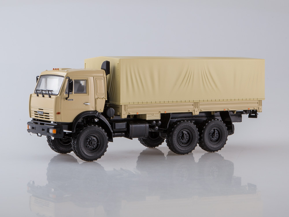 Камский грузовик-43118 6x6 бортовой с тентом