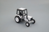 Трактор МТЗ-82 пластик 2х цветный(бело-черный)