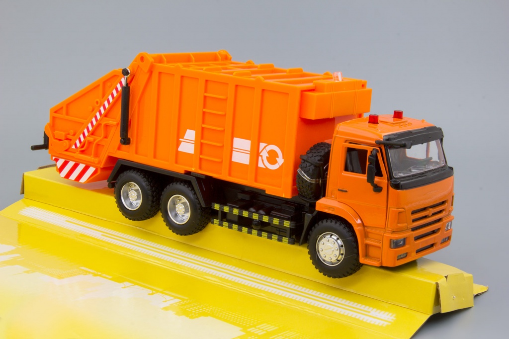 Камский грузовик, мусоровоз (оранжевый). 250х65 мм