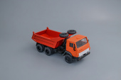 Камский грузовик 55111-01 с 2-я запасками оранжевый/красный