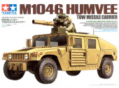 Хаммер с противотанковой ракетной установкой и 2 фигурами (M1046 Humvee TOW Missile Carrier) 