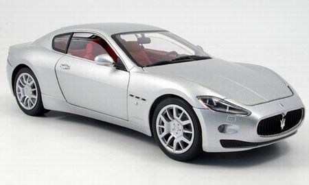 Maserati Gran Turismo (silver)