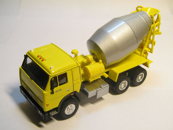Камский грузовик 54115 бетономешалка (желтый)