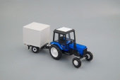 Трактор МТЗ-82 (пластик 2х цветный син-черный) с прицепом будка(белый)