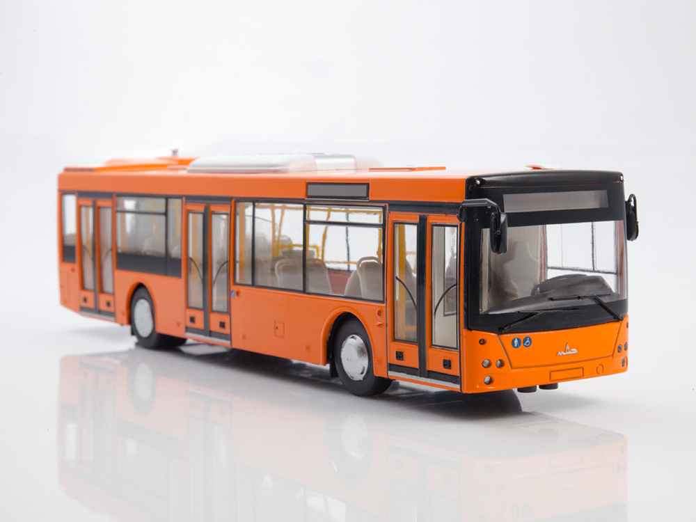 Городской автобус МАЗ-203, оранжевый