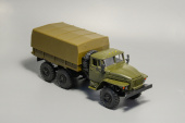 Уральский  грузовик-4320 бортовой с тентом,хаки в боксе