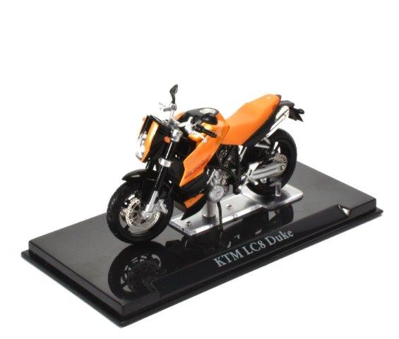 Мотоцикл KTM LC8 Duke Orange
