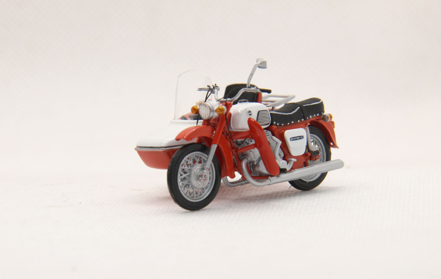 ИЖ Юпитер-3К с коляской, мотоцикл оранжево-белый (ограниченный тираж)