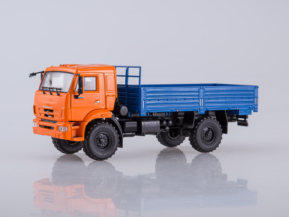 Камский грузовик-43502 бортовой (оранжевый,синий кузов)