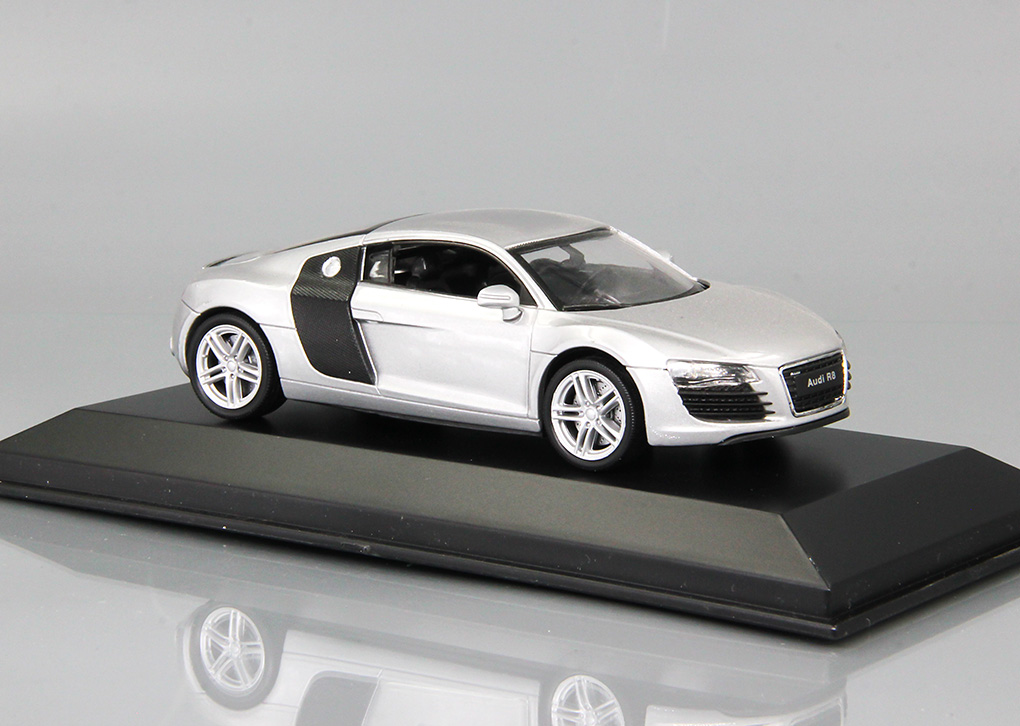 Audi R8 (silver)