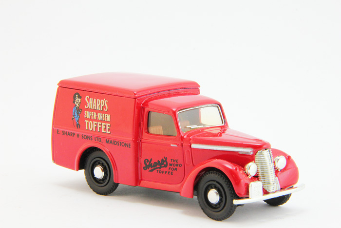 Commer 8 CWT Van "Sharps Super-Kreem Toffee" (1948), red