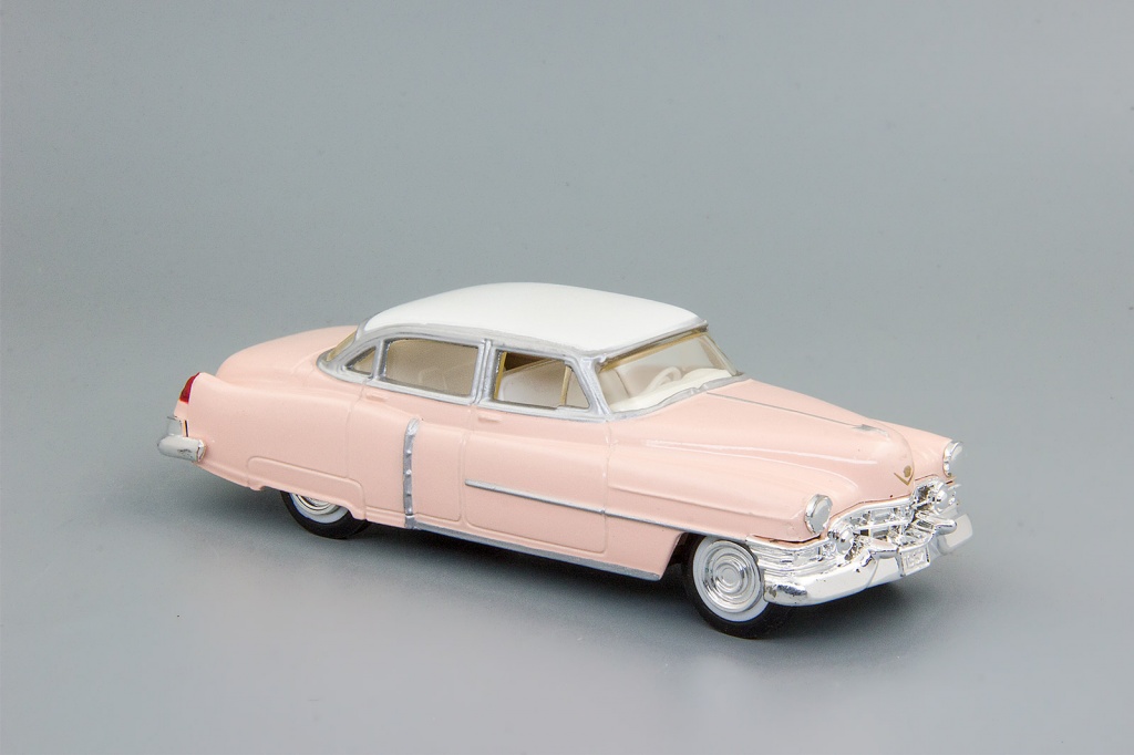 Cadillac Coupe Deville (1952) pink/white