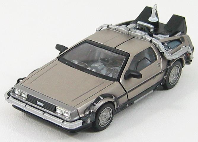 DeLorean DMC 12 (из к/ф Назад в будущее 2)