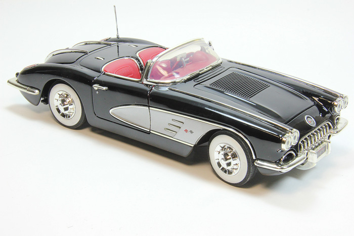 Уценка! Chevrolet Corvette 1958 Black/Silver