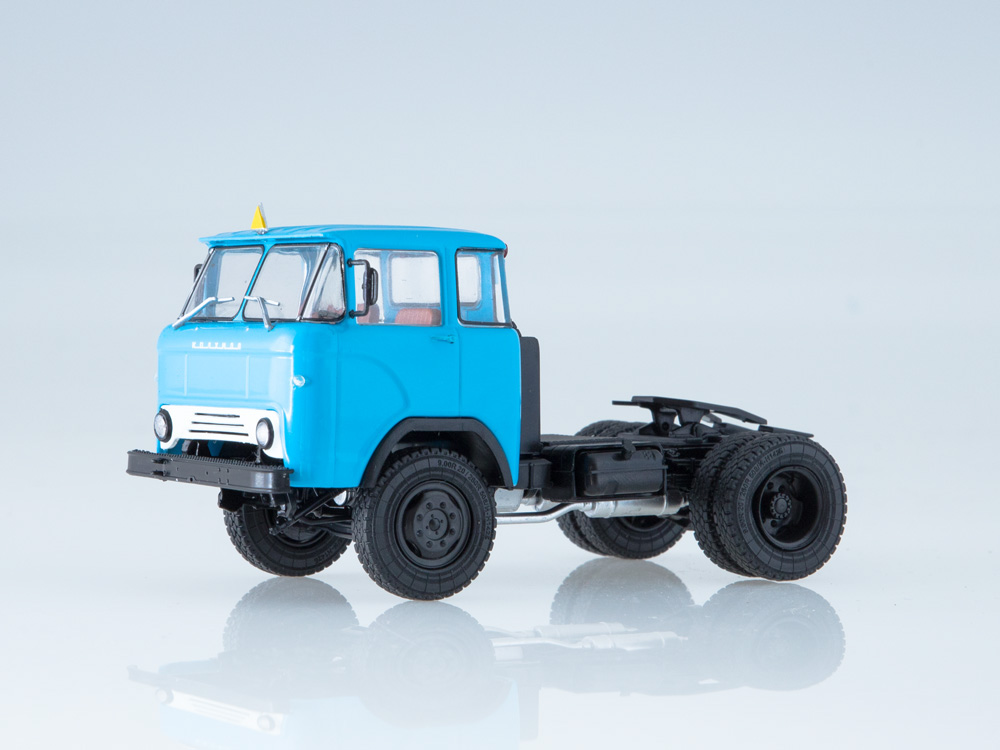 КАЗ-608 седельный тягач, синий