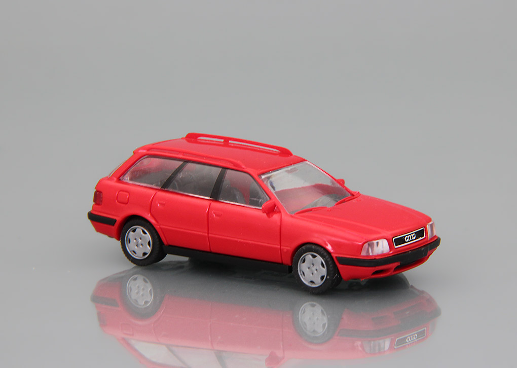 Audi 80 Avant (red)