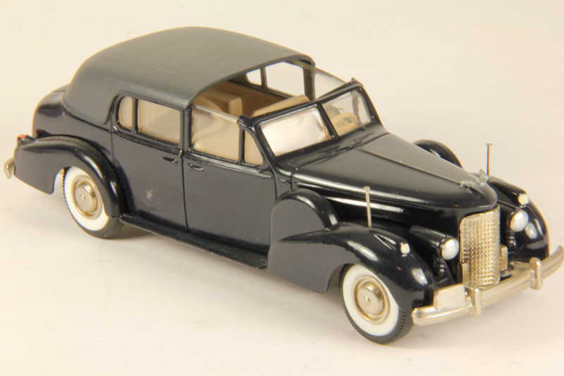Уценка! Cadillac V16 Coupe de Ville (1938)