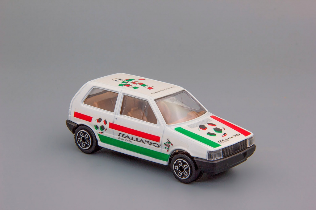 Fiat Uno (white) Italia'90
