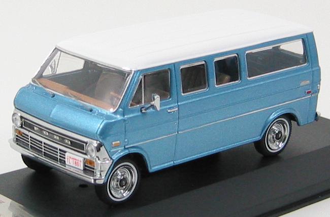 Ford Econoline - blue/white (1971)