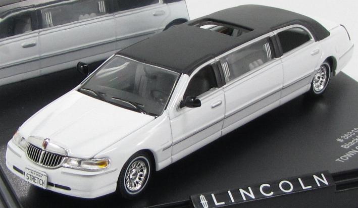 Lincoln Town Car Limousine 2000 White/Black