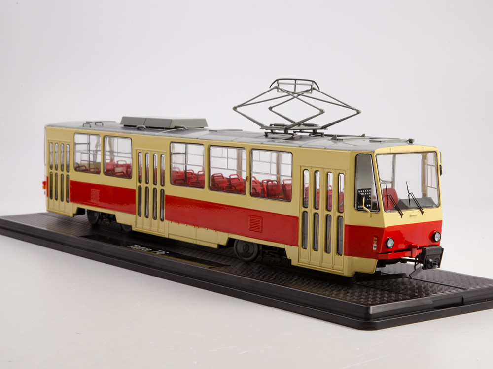 Уценка! Трамвай Tatra-T6B5, красный / бежевый