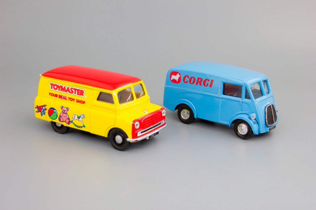 Bedford CA & Morris J Vans Set