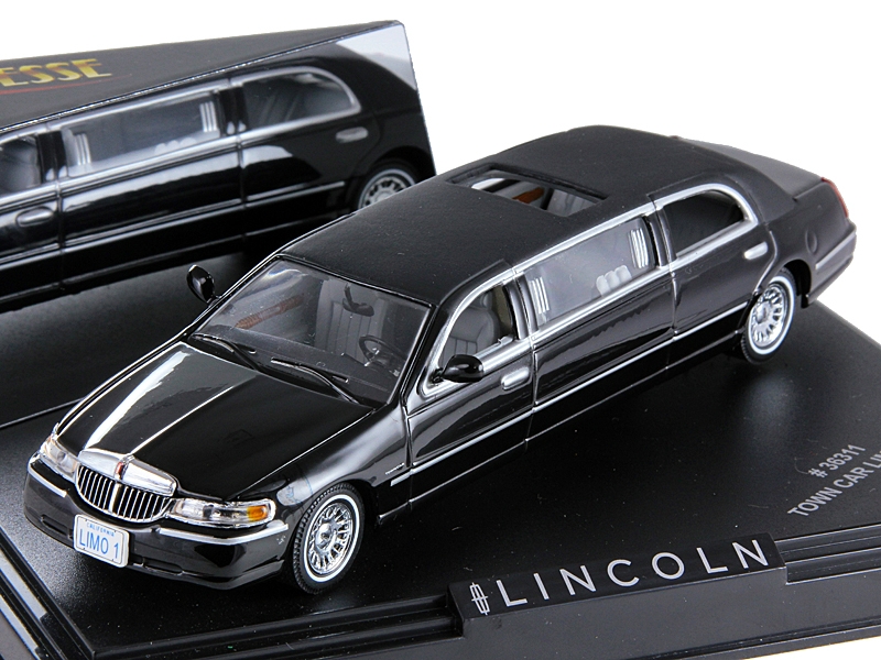 Lincoln Town Car Limousine 2000 Black