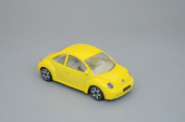 Volkswagen New Beetle, yellow